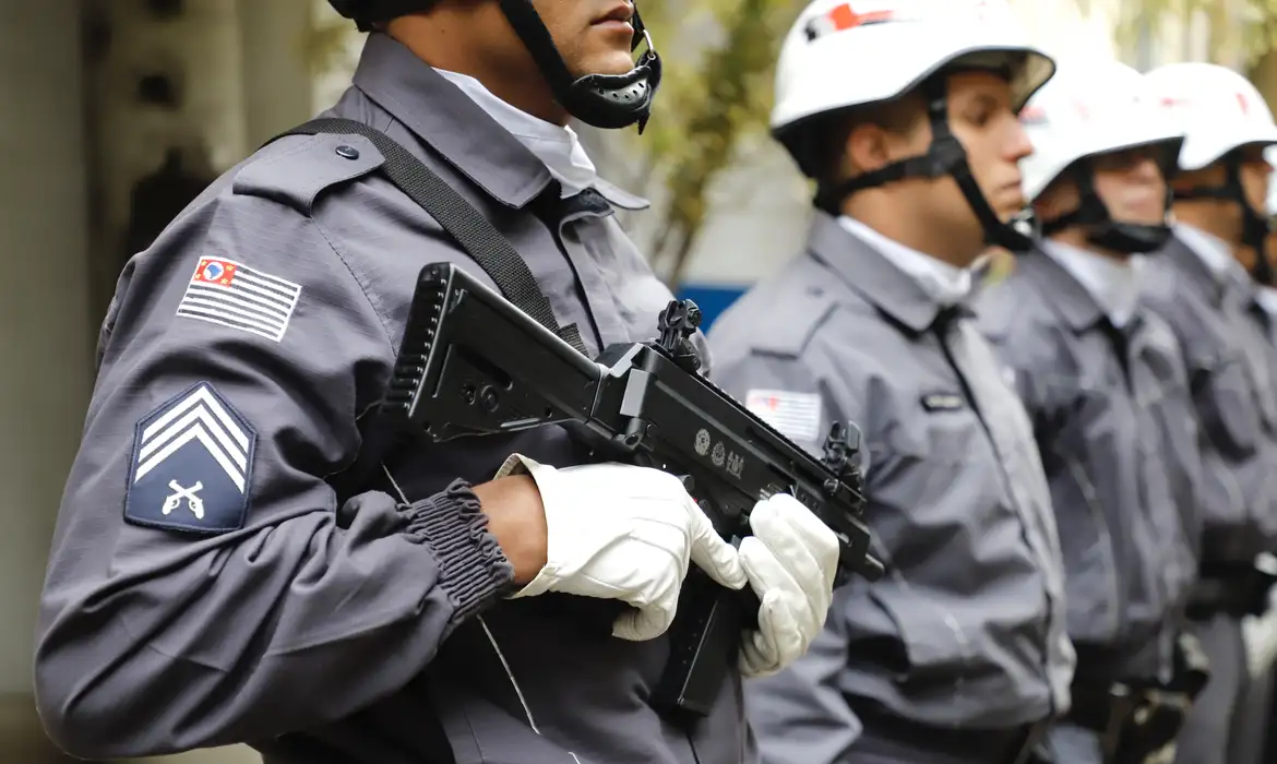 Entrega de 490 Submetralhadoras à Polícia Militar SP.  Foto: Governo do Estado de SP