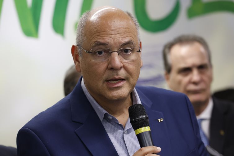 Fernando Frazão/Agência Brasil Rio de Janeiro (RJ), 28/08/2025 – O prefeito de Franca (SP), Alexandre Augusto Ferreira, participa de encontro com o presidente do BNDES, Aluízio Mercadante, e a Frente Nacional de Prefeitas e Prefeitos (FPN), sobre as medidas de apoio do Plano Brasil Soberano. Foto: Fernando Frazão/Agência Brasil