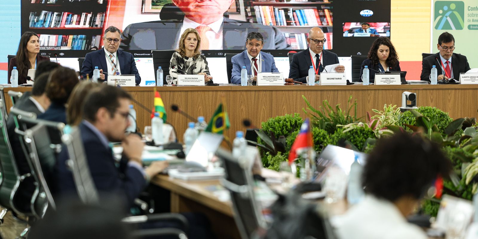 Conferência debate investimentos para erradicar a pobreza