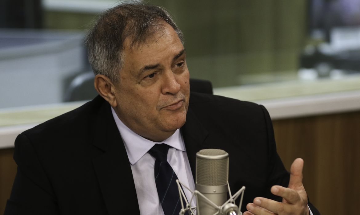 O ministro  da Ciência, Tecnologia e Inovações Paulo Alvim, é o entrevistado no programa A Voz do Brasil
