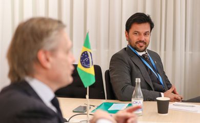 Ministro das Comunicações, Fábio Faria, durante visita à sede da Ericsson em Kista, Suécia