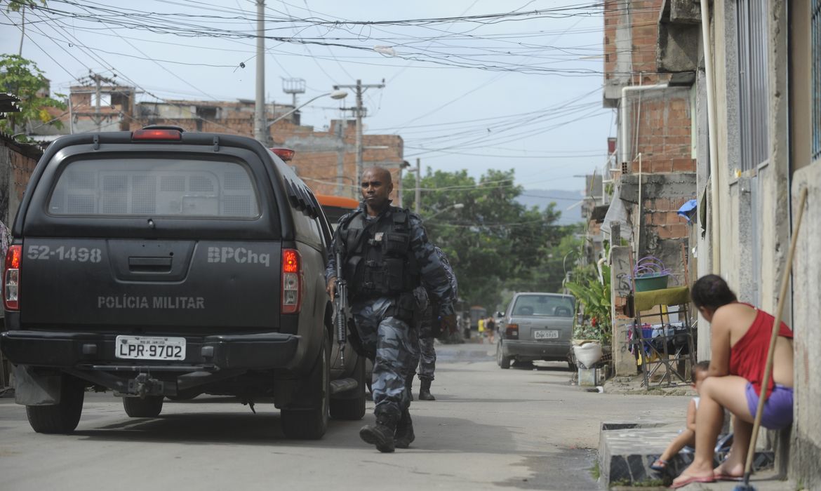 Polícia Militar faz operação no Complexo da Maré, no Rio | Agência Brasil