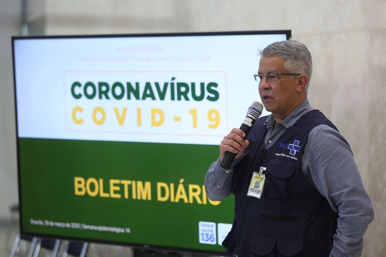 O secretário de Vigilância em Saúde, Wanderson Kleber de Oliveira, durante a coletiva de imprensa sobre à infecção pelo novo coronavírus no Brasil
