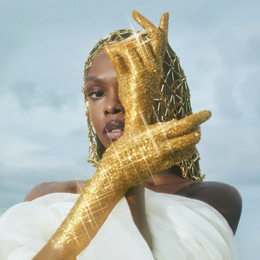 Xênia França lança o disco Em Nome da Estrela