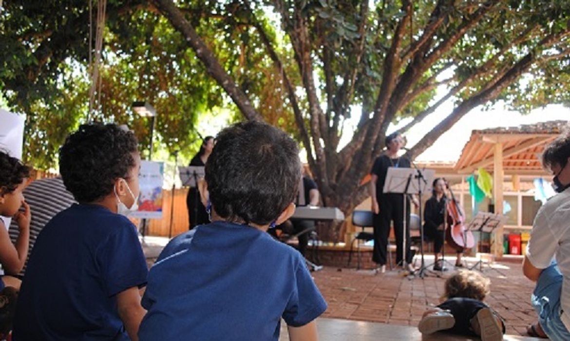Crianças de CMEIs de Goiânia recebem concertos de música clássica