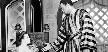 Encenação de Othello, de Shakespeare, em 1943 — estrelando Paul Robeson e Uta Hagen