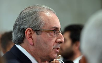 O presidente da Câmara dos Deputados, Eduardo Cunha fala sobre a pauta de votação da casa (Wilson Dias/Agência Brasil)