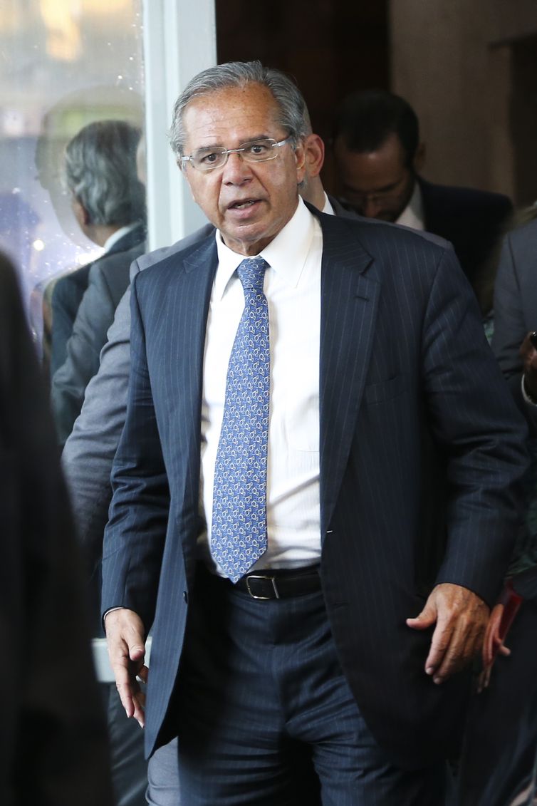 O ministro chefe da Casa Civil, Onyx Lorenzoni , e o ministro da Economia, Paulo Guedes falam a imprensa após reunião 