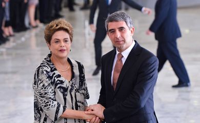 Brasília - A presidenta Dilma Rousseff, recebe o presidente da Bulgária, Rosen Plevneliev no Palácio do Planalto(Antônio Cruz/Agência Brasil)