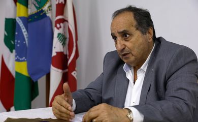 Rio de Janeiro (RJ), 11/10/2024 - O presidente da Confederação Nacional das Entidades Líbano Brasileiras (Confelibra), Rogerio Hanna Bassil, fala com a imprensa, na sede da Liga Libanesa do Brasil. Foto: Tânia Rêgo/Agência Brasil