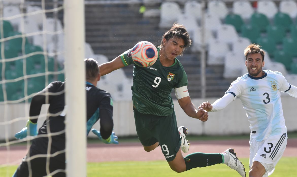 Marcelo Moreno em jogo da Bolívia contra Argentina - Eliminatórias da Copa do Mundo - em 13/10/2020 
