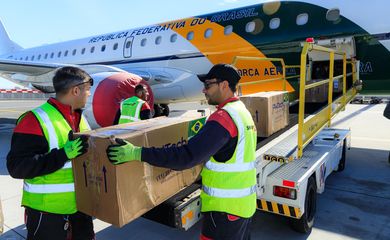 Roma, Itália, 18.10.2023- Kits de ajuda humanitária levados pela FAB saem de Roma com destino ao Egito. Foto: SO Johnson/FAB