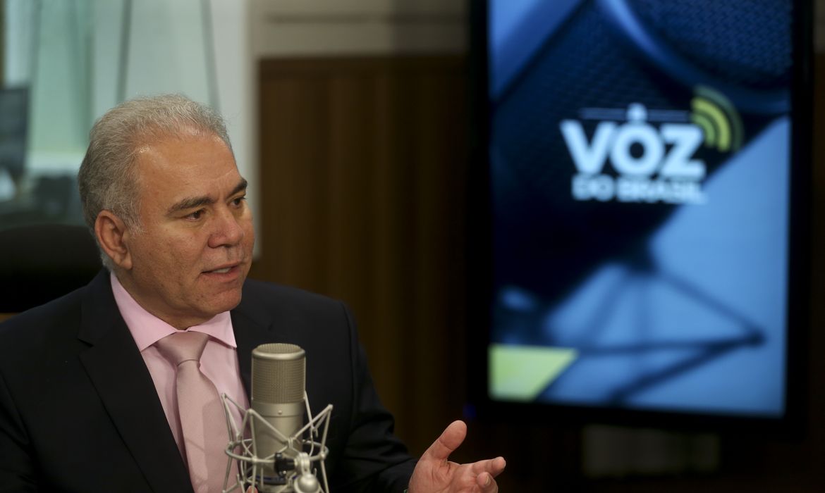 O ministro da Saúde, Marcelo Queiroga, é o entrevistado do programa A Voz do Brasil.