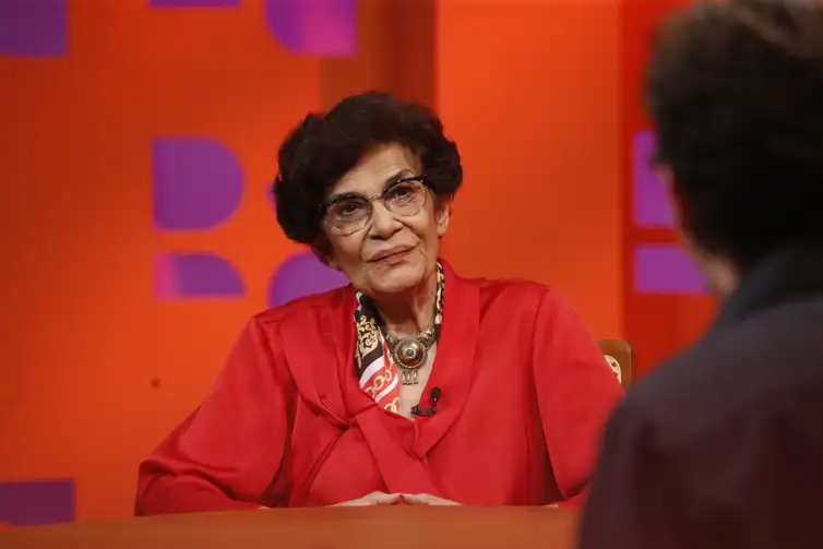 Paulo Pinto/Agência Brasil São Paulo (SP), 16/10/2024 - Marilena Chauí, escritora e filósofa brasileira, professora emérita de História da Filosofia Moderna na Faculdade de Filosofia, Letras e Ciências Humanas da Universidade de São Paulo, durante entrevista com Leandro Demori, no programa DRcomDemori naTV Brasil. Foto: Paulo Pinto/Agência Brasil