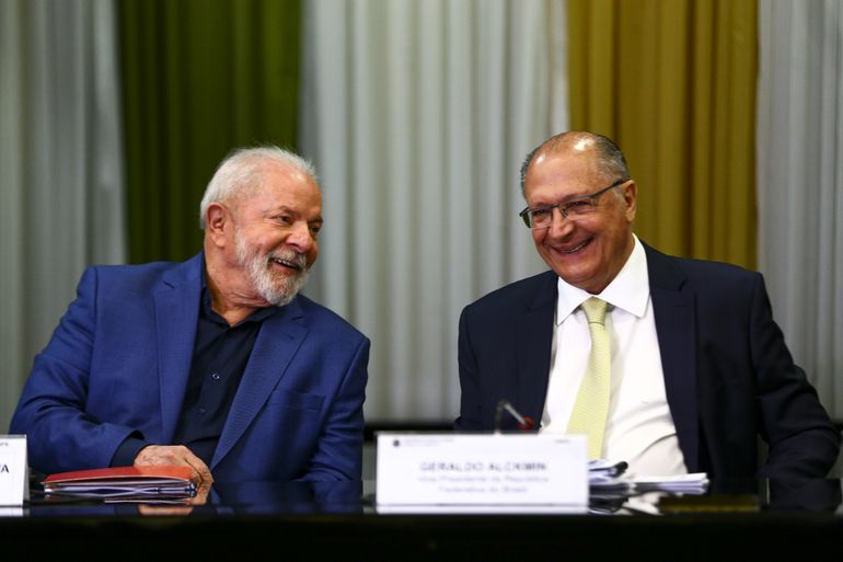 Brasília (DF), 17/03/2023 - O presidente Luiz Inácio Lula da Silva, e o vice-presidente, Geraldo Alckmin, durante a 1ª Reunião Extraordinária do Conselho Nacional de Política Energética – CNPE.