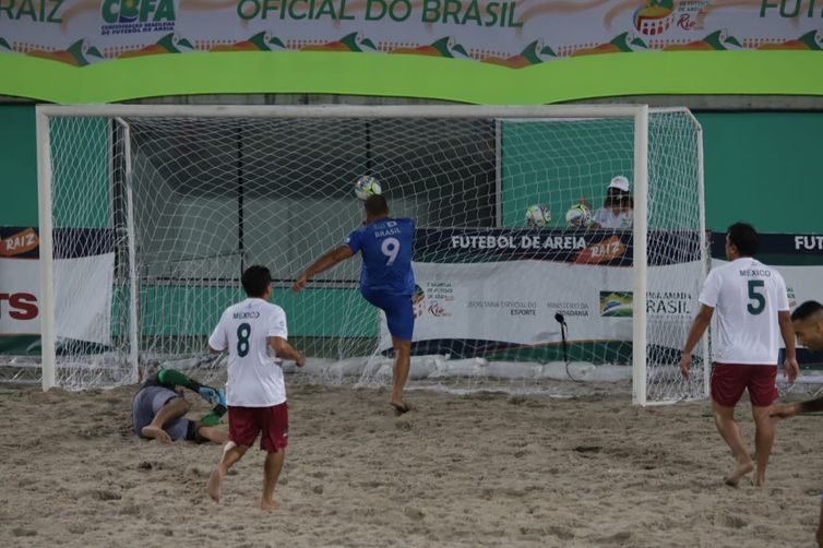 Brasil x México - Futebol de Areia Raiz