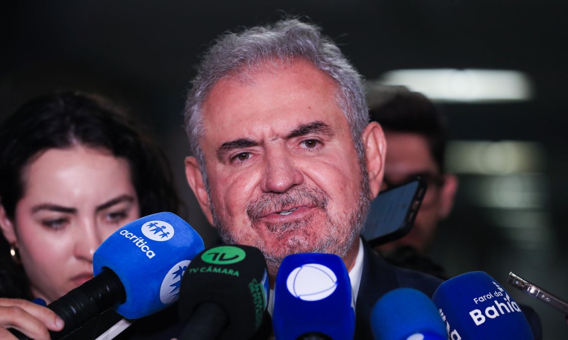 Congresso vota oramento que prev R$ 15 bi de supervit para 2025