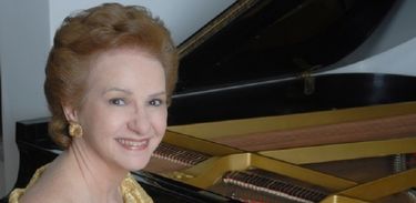 Maria Helena de Andrade, pianista