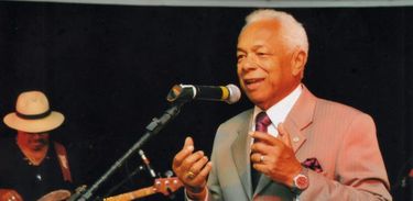 Fernando Lopes, cantor goiano