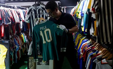 Cássio Brandão, Guinness World Records, coleção de camisas de futebol