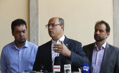O governador do Rio de Janeiro, Wilson Witzel fala à imprensa após reunião com secretariado no Palácio Guanabara, em Laranjeiras, zona sul da capital fluminense. 