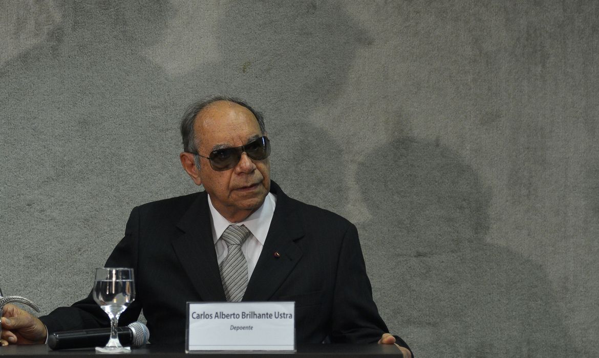 Coronel Ustra em depoimento à Comissão Nacional da Verade, em 10 de maio de 2013