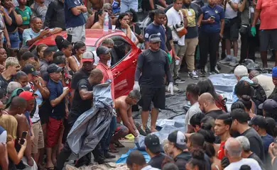 Rio de Janeiro (RJ), 29/10/2025 - Dezenas de corpos são trazidos por moradores para a Praça São Lucas, na Penha, zona norte do Rio de Janeiro. Operação Contenção.
Foto: Tomaz Silva /Agência Brasil
