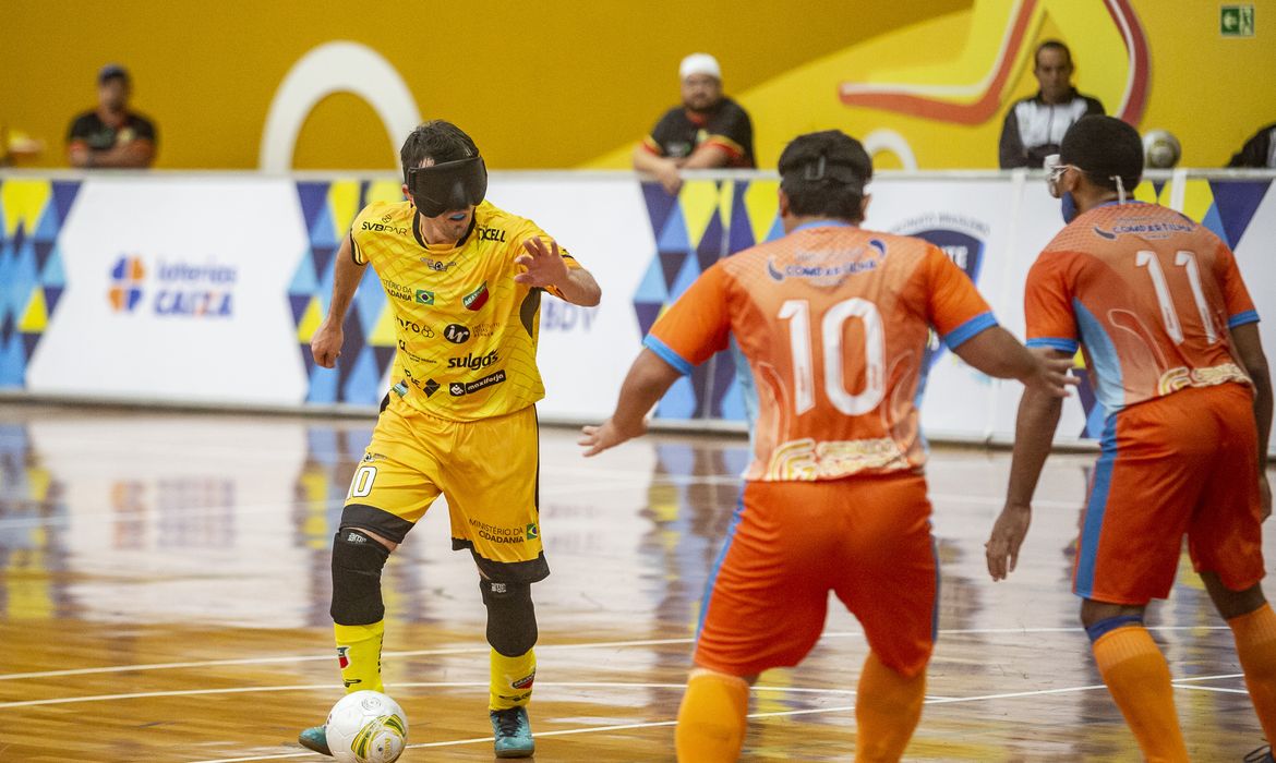 Semifinais da Série B de futebol de cegos agitam o CT Paralímpico nesta  quarta — CBDV