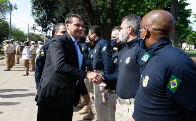 (Rio de Janeiro - RJ, 24/09/2020) Presidente da República, Jair Bolsonaro durante revista à grupo de Policiais Rodoviários Federais.
Foto: Carolina Antunes/PR