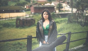 Álbum "Bandoleira", de Bruna Lucchesi