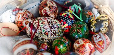 Ovos coloridos, tradição de Páscoa