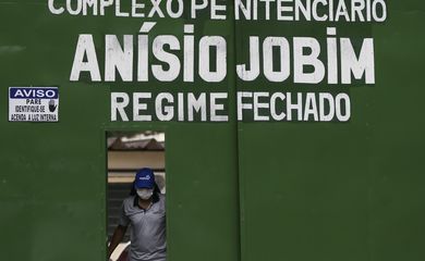 Manaus - Portão principal do Complexo Penitenciário Anísio Jobim (Compaj), na capital amazonense  (Marcelo Camargo/Agência Brasil)