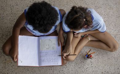 Brasília (DF) 16/11/2023 – Ensaio com estudantes para ilustrar reportagens sobre educação.
Foto: Joédson Alves/Agência Brasil