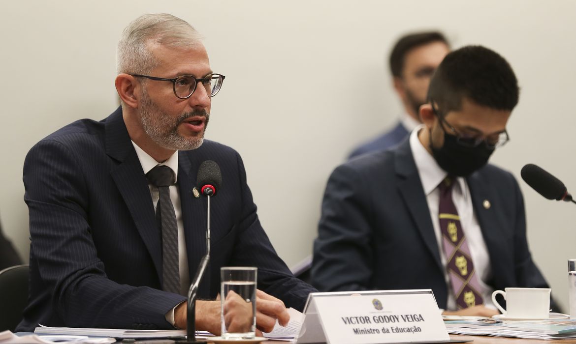 O ministro da Educação, Victor Godoy Veiga, participa de audiência pública conjunta,  promovida pelas comissões de Educação; Fiscalização Financeira e Controle; e do Trabalho; todas da Câmara dos Deputados.