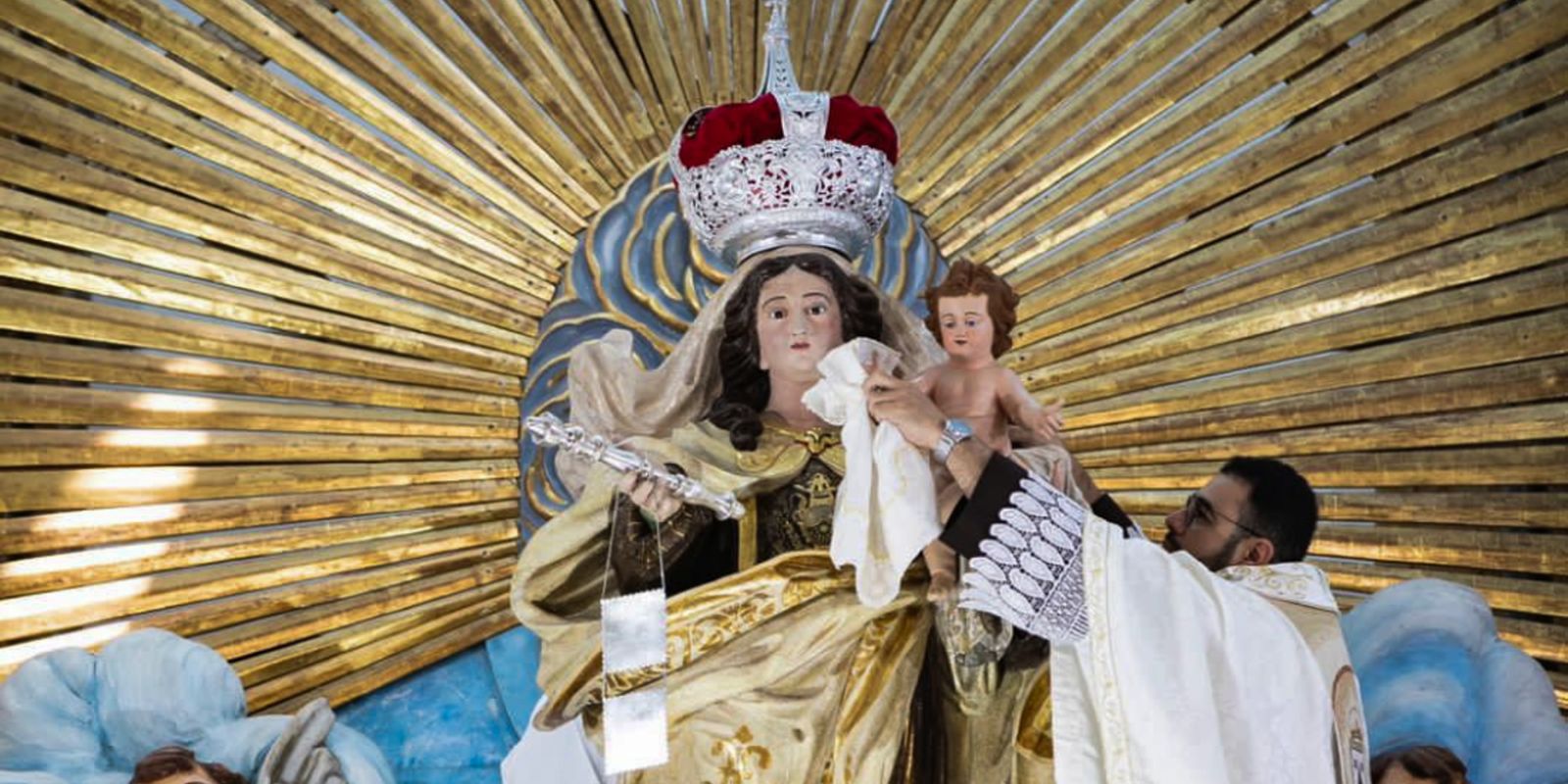 Devotos de Recife Celebram com Fé e Tradição a Festa em Honra à Padroeira da Cidade
