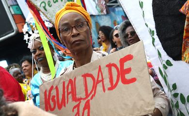 Rio de Janeiro (RJ), 30/07/2023 - IX Marcha das Mulheres Negras do Rio de Janeiro, na praia de Copacabana, zona sul da cidade. Foto:Tânia Rêgo/Agência Brasil