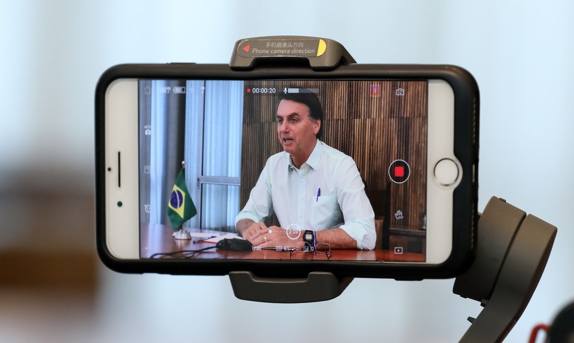 O presidente da República, Jair Bolsonaro, participa de videoconferência com lideranças religiosas em comemoração da Páscoa