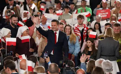 Rafal Trzaskowski, mayor of Warsaw and Civic Platform candidate for president of Poland, attends an election night during the first round of the presidential election in Sandomierz, Poland, on May 18, 2025. Rafal Trzaskowski receives 30.8% according to exit polls. His main opponent, Karol Nawrocki, supported by the right-wing Law and Justice party, receives 29.1%. (Photo by Klaudia Radecka/NurPhoto)NO USE FRANCE