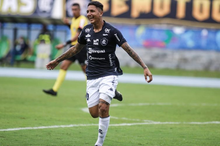 Samara Miranda/Remo/Direitos Reservados Jovem Tiago Miranda ganhou chance na equipe do Remo que se classificou para a final da Copa Verde contra o Brasiliense