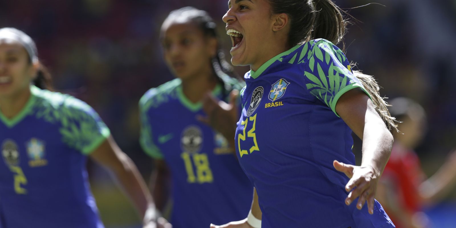 Três jogos abrem hoje a Copa do Mundo de Futebol Feminino