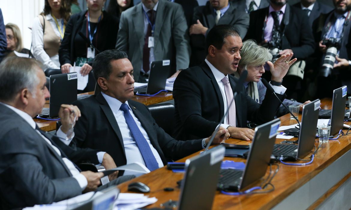 Brasília (DF) 5/07/2023  Sessão da Comissão de Assuntos Econômicos (CAE) durante votação do projeto de lei (PL 4.188/2021) que estabelece o Marco Legal das Garantias de Empréstimos. Foto Lula Marques/ Agência Brasil.