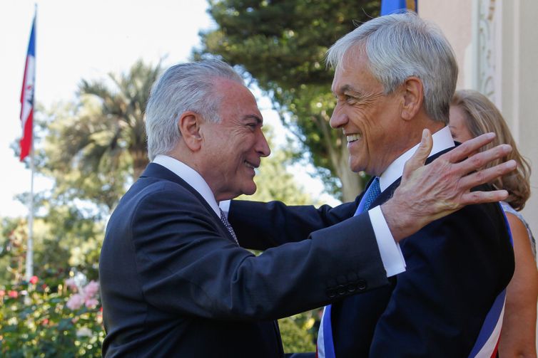 Viña del Mar / Chile - Os presidentes Michel Temer, do Brasil,   e Sebastián Piñera, do Chile, se cumprimentam (Beto Barata/PR)