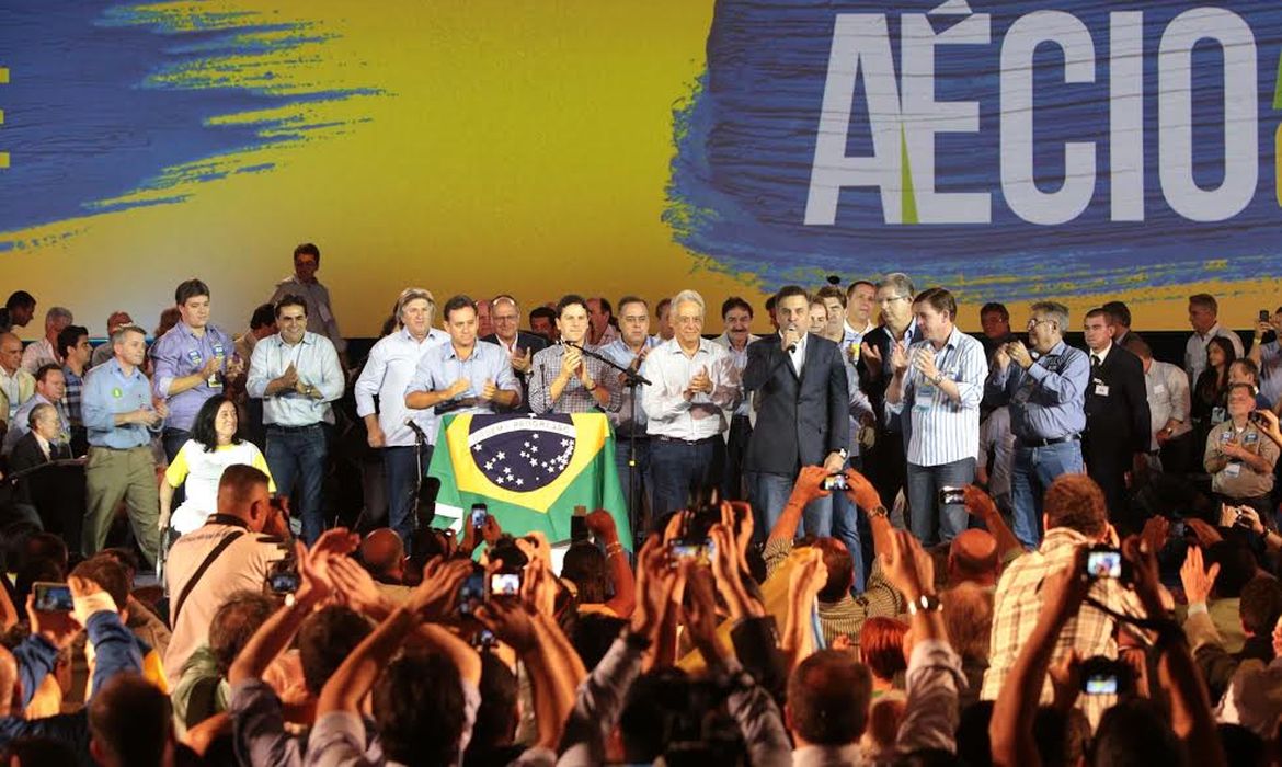 PSDB confirma Aécio como candidato a presidente da República