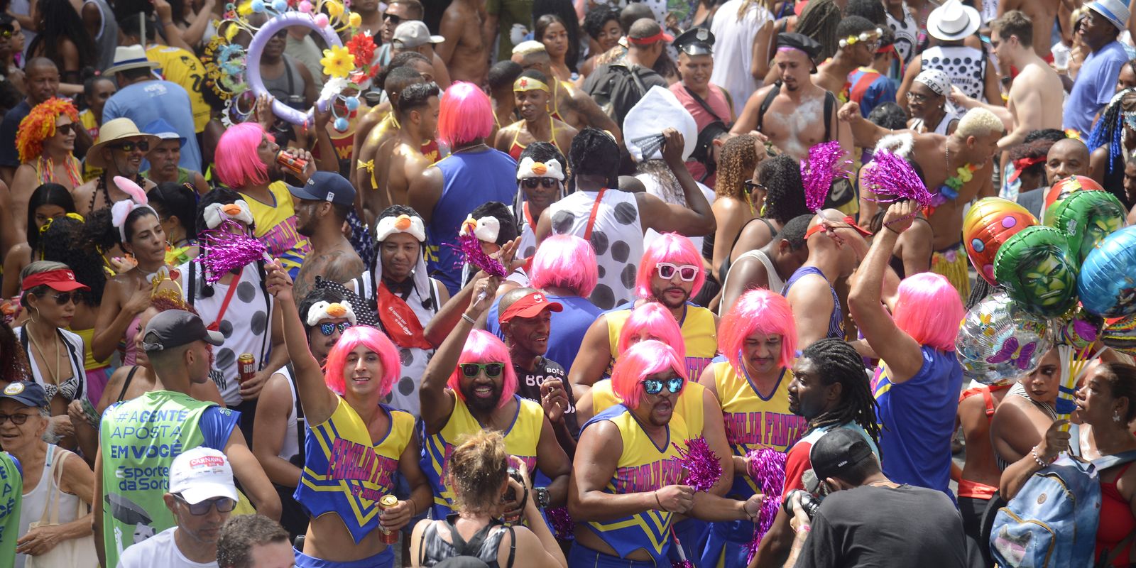 Carnaval de rua contribui para apropriação de espaços públicos, diz  pesquisador