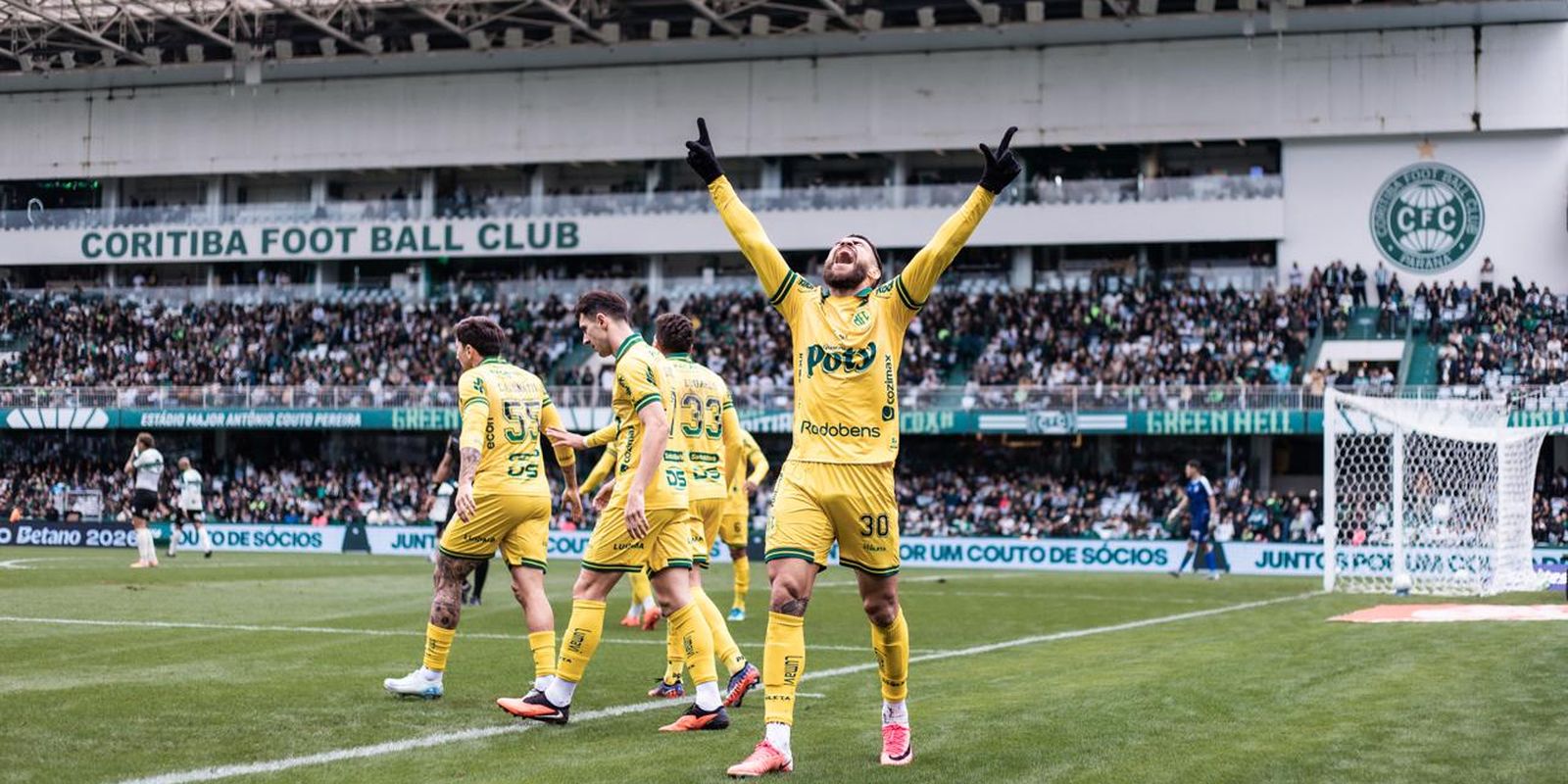 Mirassol vence Coritiba e mantém Vasco e Internacional no Z-4
