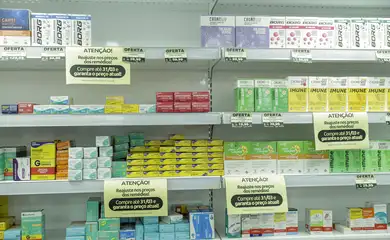 Brasília (DF), 31/03/2025 - Resolução da Câmara de Regulação do Mercado de Medicamentos (CMED), publicada nesta segunda-feira (31) no Diário Oficial da União, estabelece o novo teto para reajuste de preços de remédios vendidos em farmácias e drogarias de todo o país.
Foto: Joédson Alves/Agência Brasil
