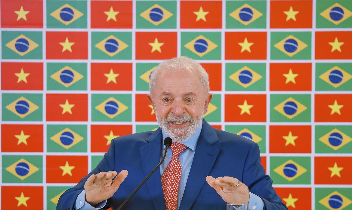 Presidente da República, Luiz Inácio Lula da Silva, durante Entrevista coletiva à imprensa.
Hotel Sofitel Legend Metropole Hanoi - Vietnã.

Foto: Ricardo Stuckert / PR