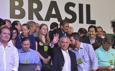 Brasília - O presidente do Senado, Renan Calheiros, e o vice-presidente da República, Michel Temer, participam da convenção nacional do PMDB (Valter Campanato/Agência Brasil)
