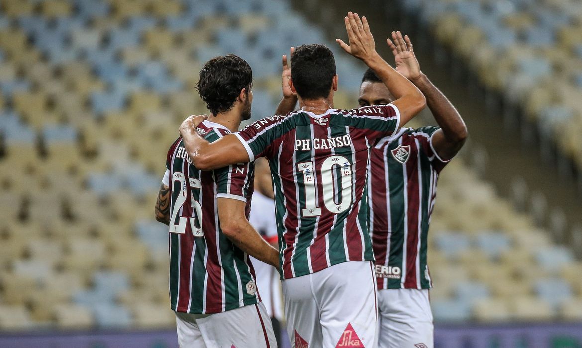 Expresso da Colina - Restrospecto últimos 100 jogos Vasco x Fluminense:  Vasco - 50 vitórias 33 empates Fluminense - 17 vitórias