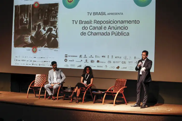 Paulo Pinto/Agência Brasil São Paulo (SP), 24/10/2024 - Apresentação do acordo com a Ancine para liberação de filmes nacionais para a TV Brasil, com participação de Jean (pres. EBC), Antonia Pellegrino ( dir.Programação e Conteúdo da EBC) e Alex Braga (Ancine) . Foto: Paulo Pinto/Agência Brasil